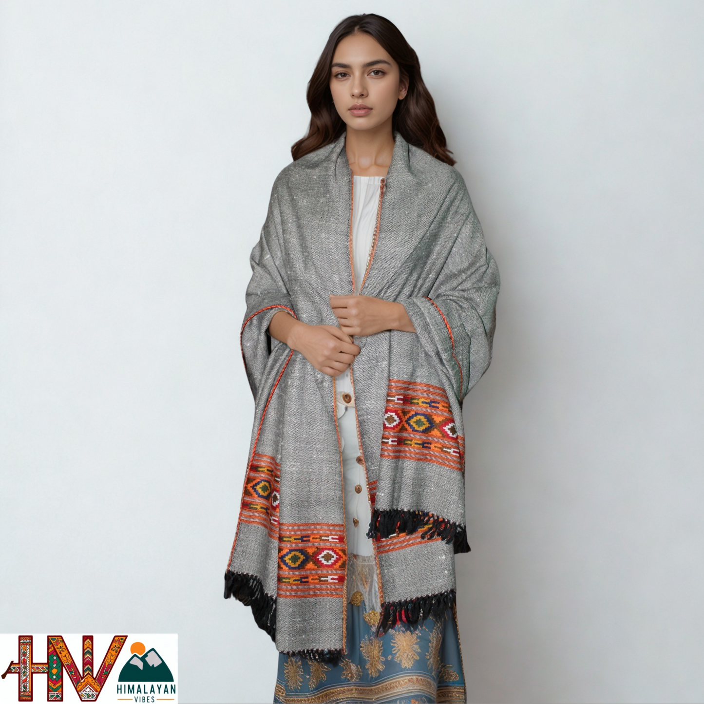 Handwoven Grey Kullu Shawl – With Intricate Design Patti & Traditional Himalayan Craftsmanship
