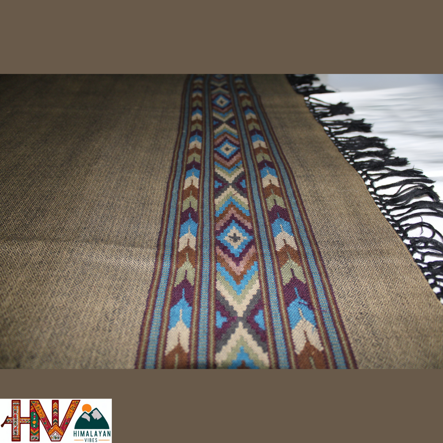 Handwoven Olive Green Kullu Shawl – With Intricate Design Patti & Traditional Himalayan Craftsmanship