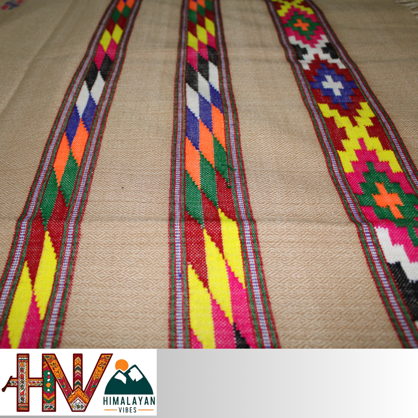 Handwoven Beige Kullu Shawl – With Intricate Design 3 Patti & Traditional Himalayan Craftsmanship