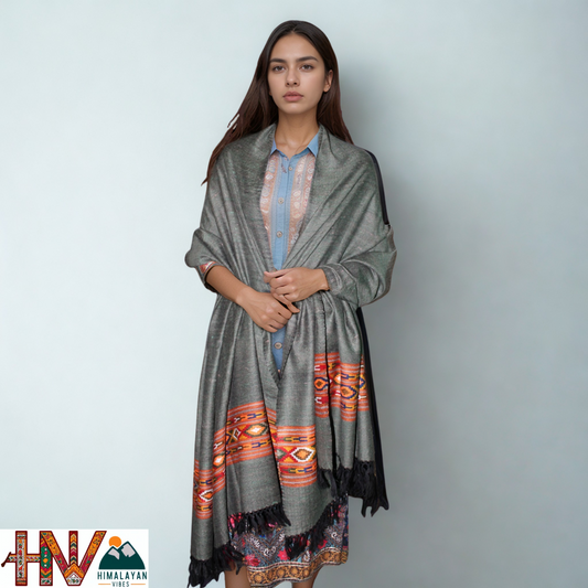 Handwoven Dark Grey Kullu Shawl – With Intricate Design Patti & Traditional Himalayan Craftsmanship